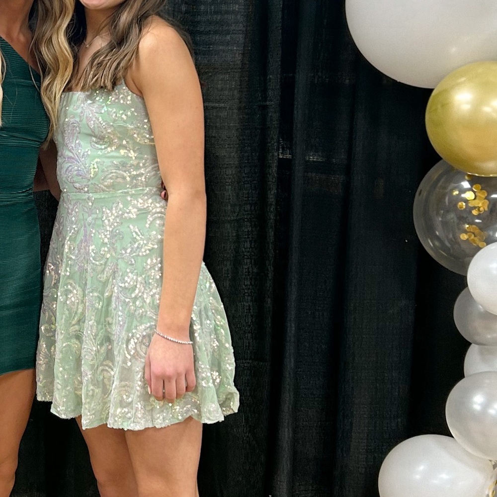 Windsor mini formal/hoco dress